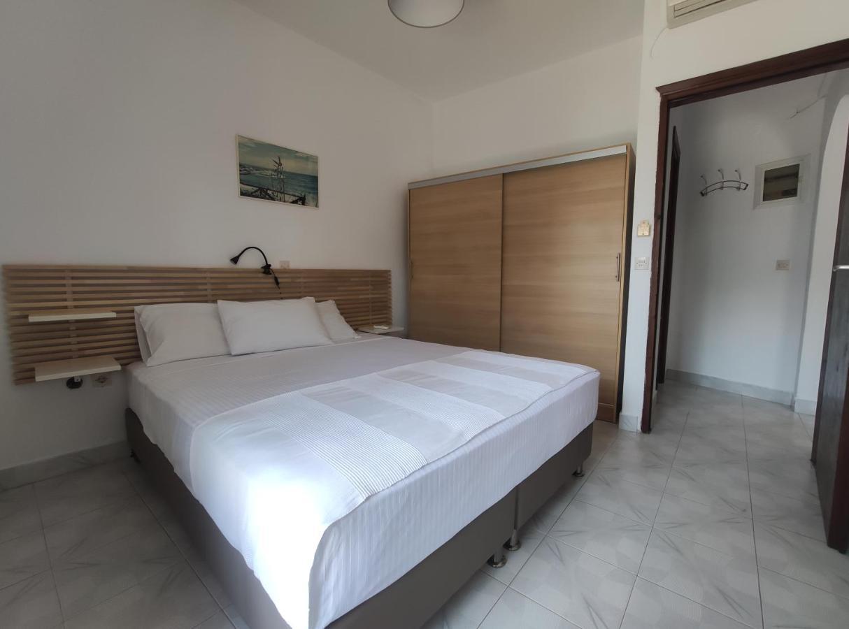 Para Thin Alos Inn Неос Мармарас Екстериор снимка