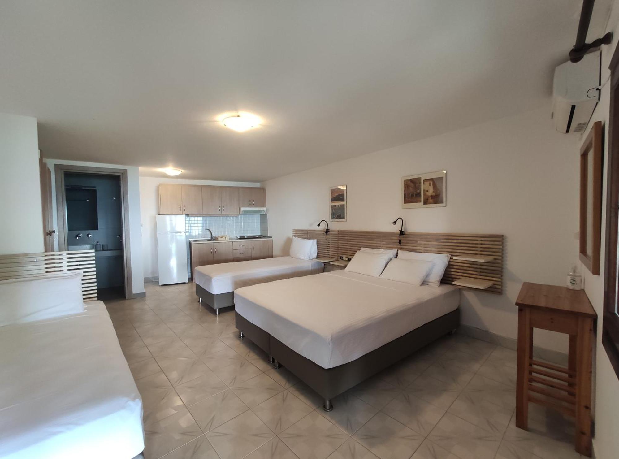 Para Thin Alos Inn Неос Мармарас Екстериор снимка